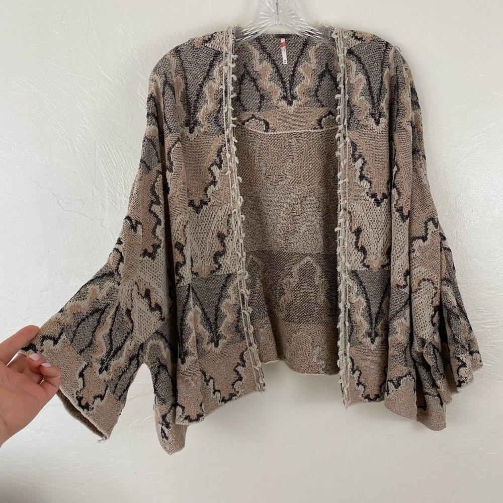 Free People Size Medium Tan Black Crochet knit Half Sleeve Open Cardigan Sweater